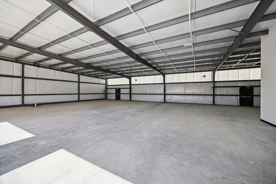 More Photos Of 22215 Mueschke Rd, Tomball Unknown For Lease