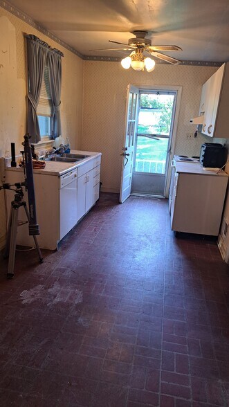 More Photos Of 4401 E Joppa Rd, Perry Hall Storefront For Sale