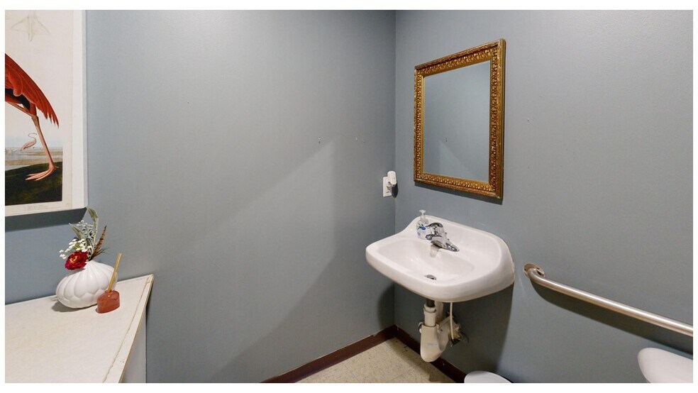 More Photos Of 130 Division Dr, Leland Flex For Sale