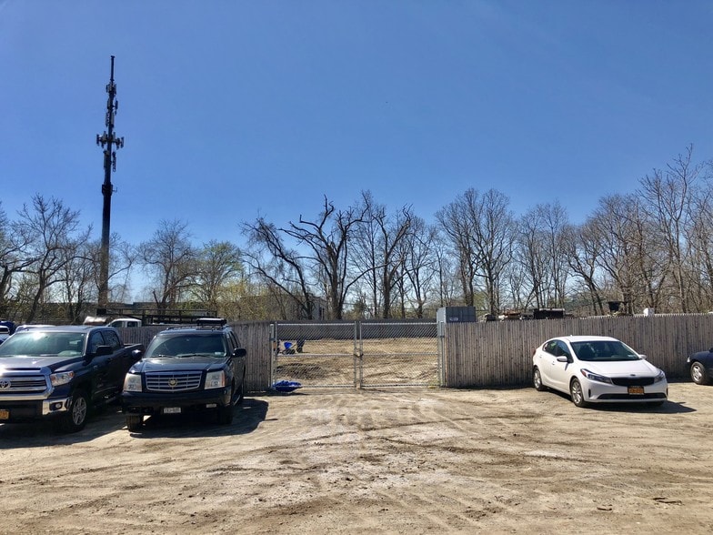 More Photos Of 96-122 Railroad Ave, Center Moriches Freestanding For Sale