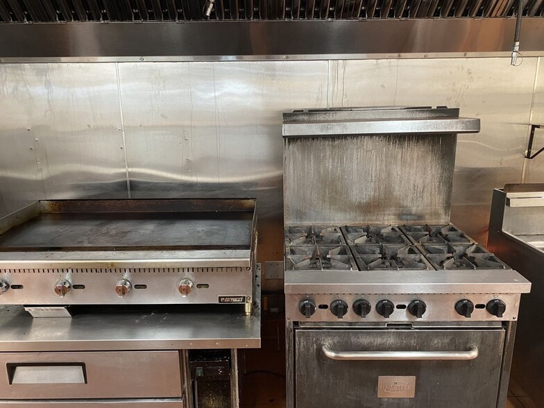 More Photos Of 219 Myrtle Ave, Carolina Beach Restaurant For Lease