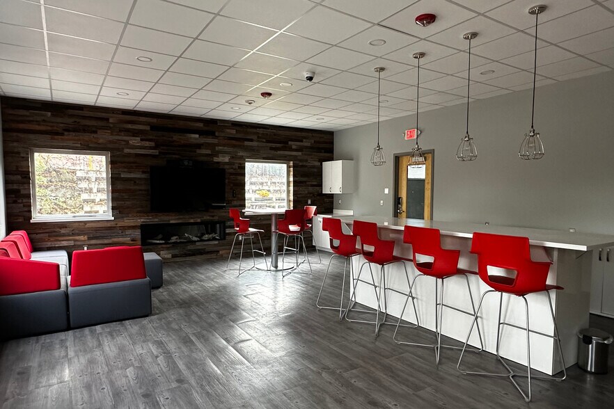 More Photos Of 553 Roosevelt Hwy, Colchester Office For Sale