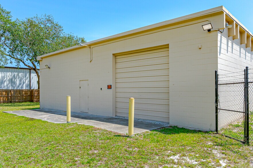 More Photos Of 974 S Nova Rd, Ormond Beach Industrial For Sale