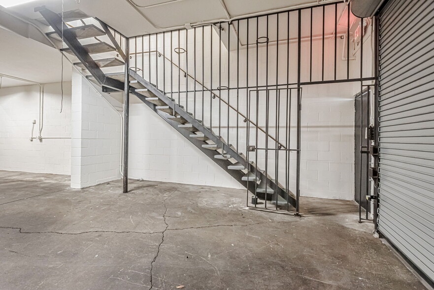 More Photos Of 2915 Keith St, San Francisco General Retail For Lease