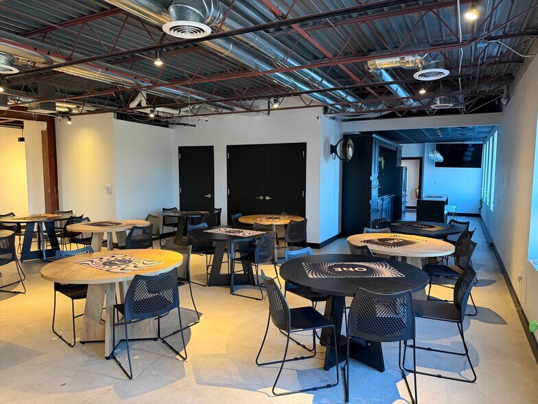 More Photos Of 3003 W College Ave, Appleton Office For Lease