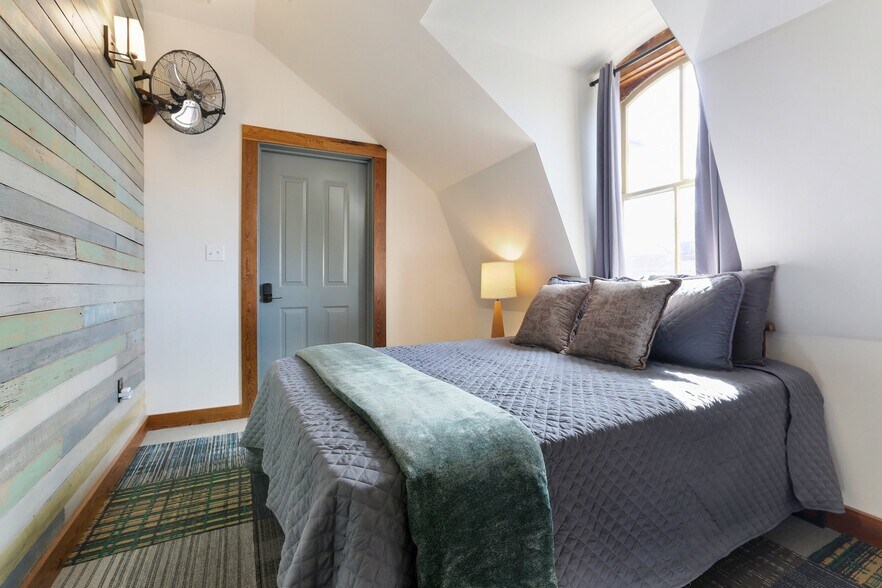 More Photos Of 1502 Elysian Fields Ave, New Orleans Hotel For Sale