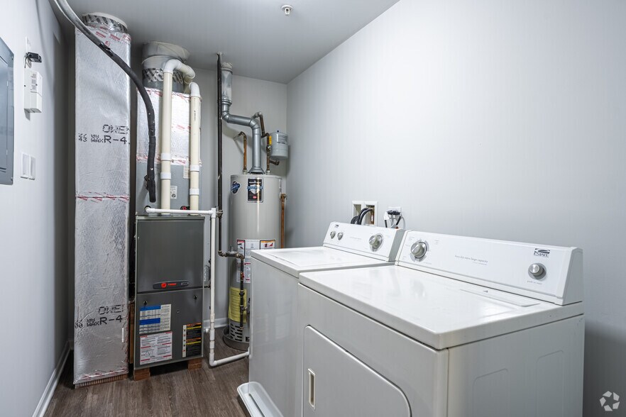 More Photos Of 500 S Third St, Geneva Apartments For Lease