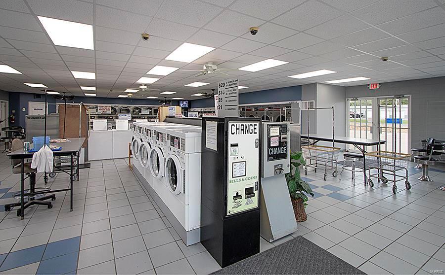 More Photos Of 2711 Veterans Memorial Dr, Mount Vernon Freestanding For Sale