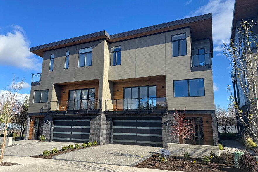 More Photos Of 210 SW Log Ct, Bend Apartments For Sale