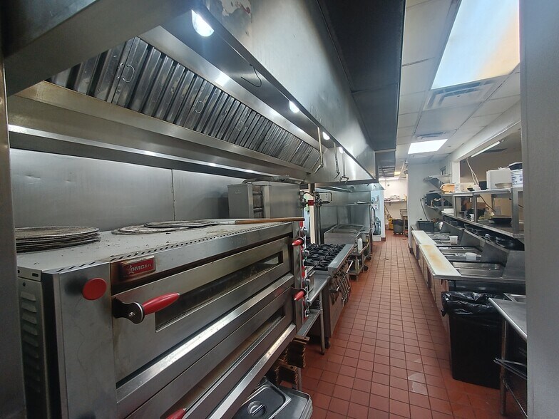 More Photos Of 12225 Westheimer Rd, Houston Freestanding For Lease