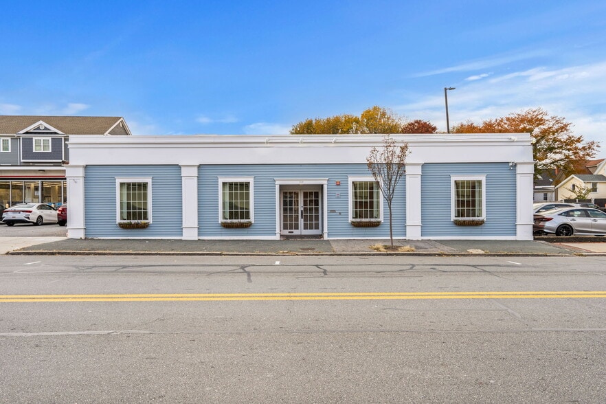 More Photos Of 306 Cabot St, Beverly Office For Lease
