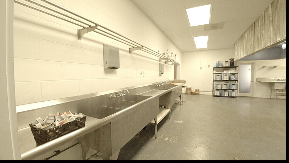 More Photos Of 5603 Main St, Flowery Branch Restaurant For Lease