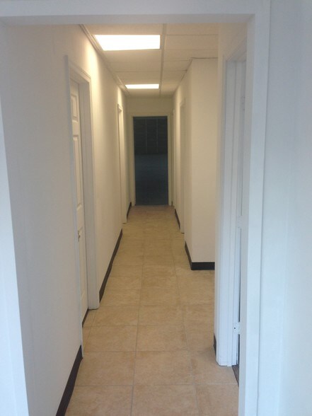 More Photos Of 16021 Industrial Dr, Gaithersburg Flex For Lease