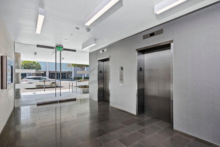 More Photos Of 400 S Beverly Dr, Beverly Hills Office For Lease