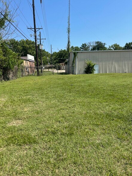 More Photos Of 1123 N Carrollton Ave, Baton Rouge Warehouse For Lease