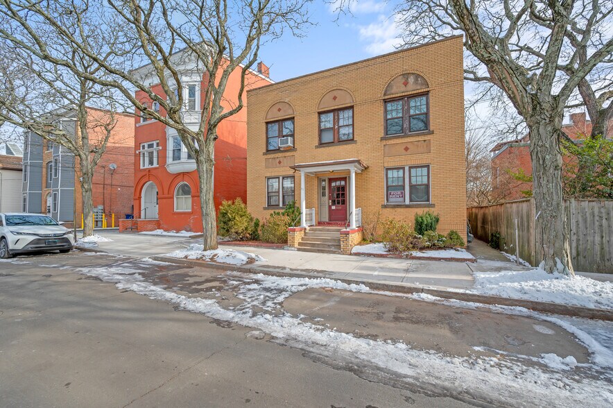 Primary Photo Of 171 Chestnut St, New Haven Multifamily For Sale