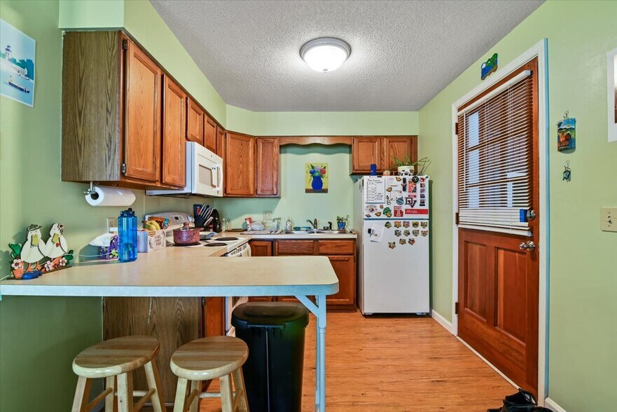 More Photos Of 141 Bellemonte Ave, Hawley Apartments For Sale