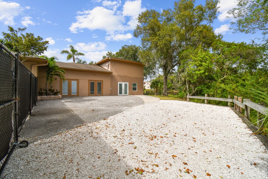 More Photos Of 21859 Sr-54, Lutz Medical For Sale