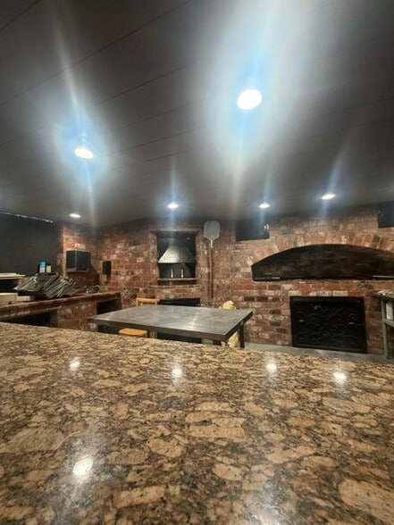 More Photos Of 6500 Foothill Blvd, Tujunga Restaurant For Sale