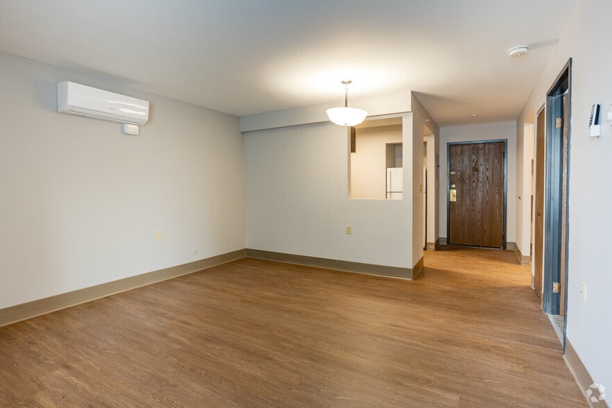 More Photos Of 195 Genesee St, Utica Apartments For Lease