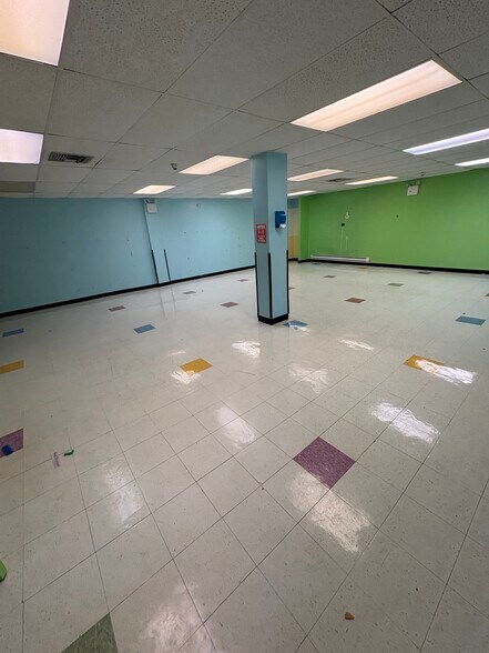 More Photos Of 33 Somers St, Brooklyn Schools For Lease