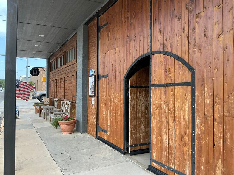 More Photos Of 120 Austin St, Comanche Multifamily For Sale