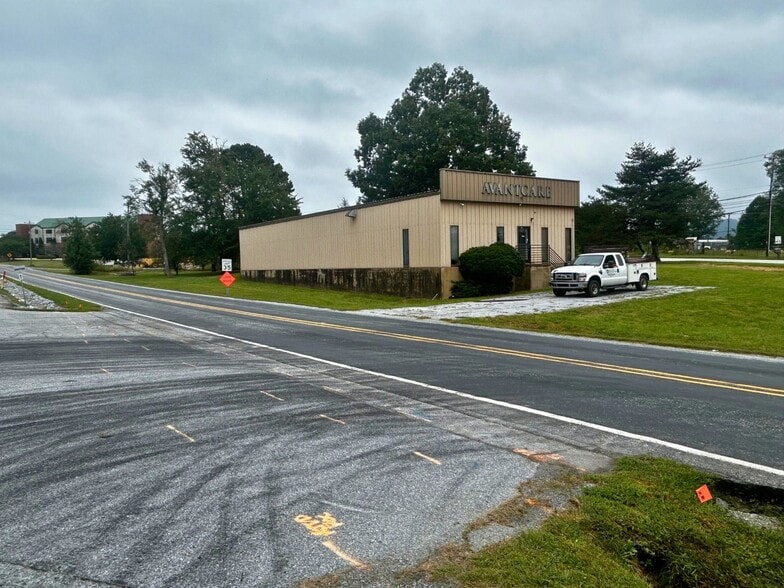 More Photos Of 3937 Chimney Rock Rd, Hendersonville Warehouse For Sale