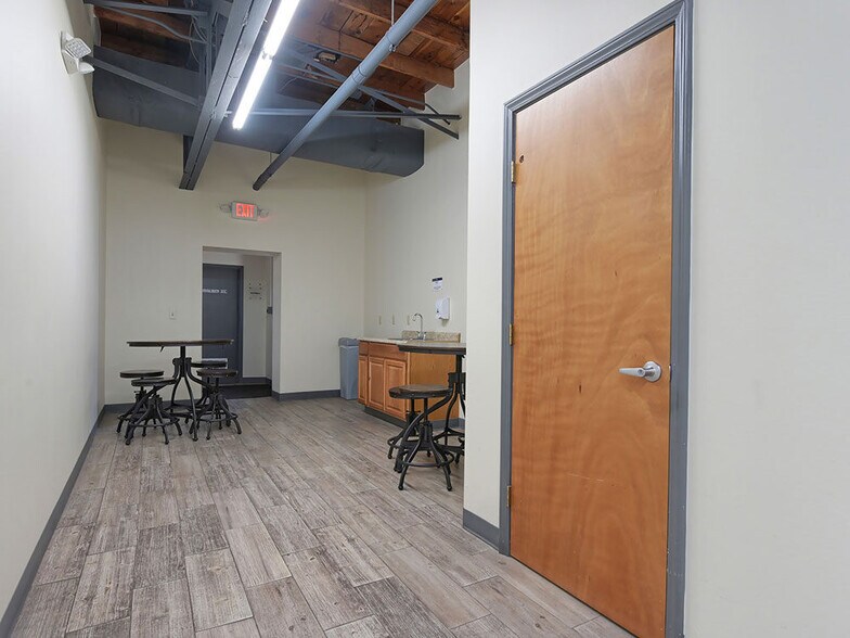 More Photos Of 2601 E Yandell Dr, El Paso Coworking Space