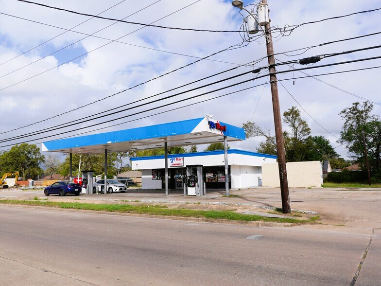 More Photos Of 8435 Tidwell Rd, Houston Service Station For Sale