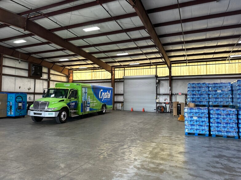 More Photos Of 10284 US Highway 19 N, Pinellas Park Unknown For Lease