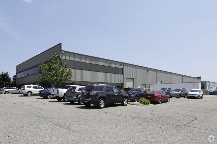 More Photos Of 4665 Broadmoor Ave SE, Grand Rapids Warehouse For Lease