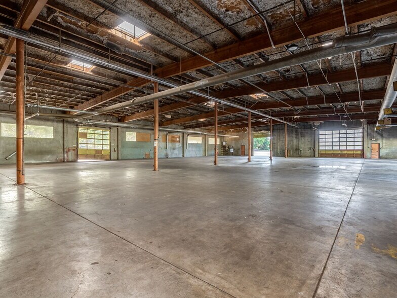 More Photos Of 16700 S Highway 99W, Amity Distribution For Sale