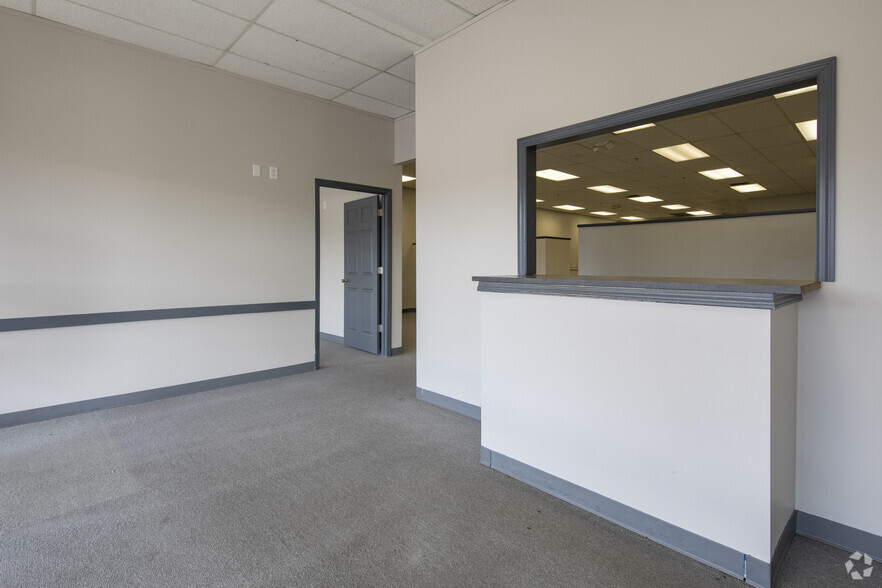 More Photos Of 1671-1691 Center Point Pky, Birmingham Unknown For Lease