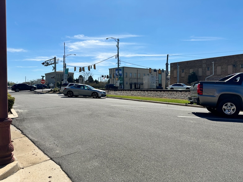 More Photos Of 105 N Main St, Atmore Office For Sale
