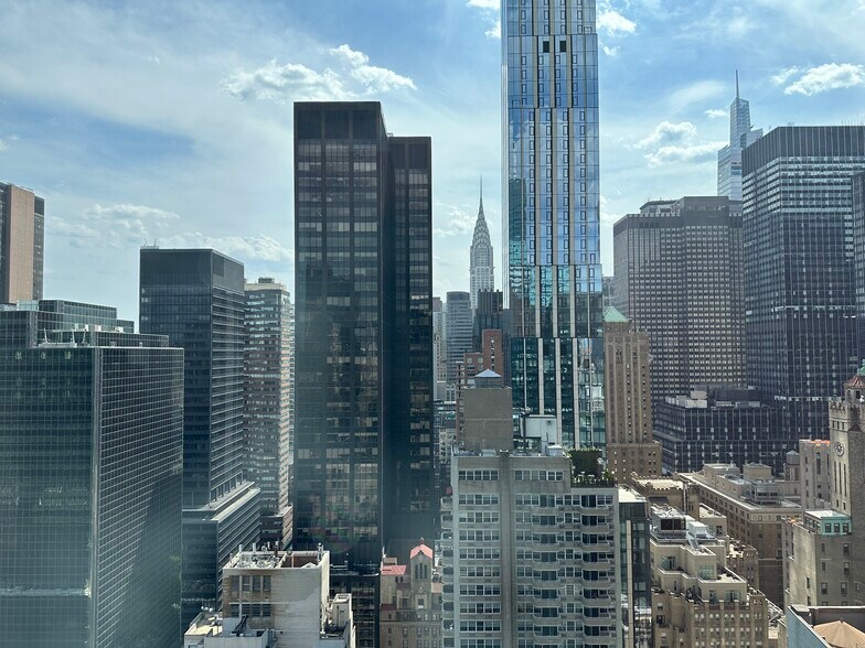 More Photos Of 150 E 52nd St, New York Office For Lease