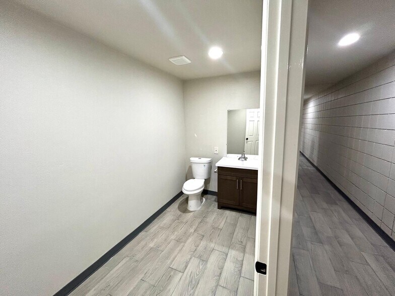 More Photos Of 247 E Highland Ave, San Bernardino Office For Lease