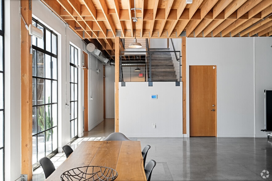 More Photos Of 2011 Pontius Ave, Los Angeles Loft Creative Space For Lease