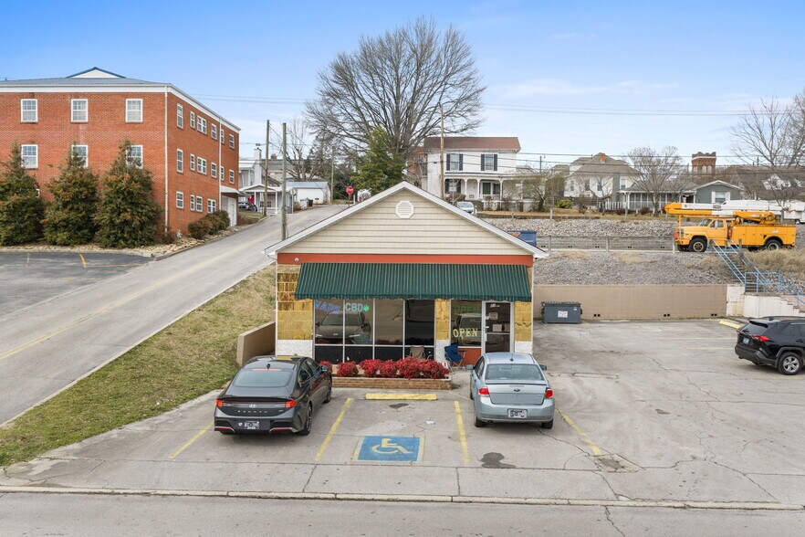 More Photos Of 501 N Oak St, Sweetwater Office For Sale