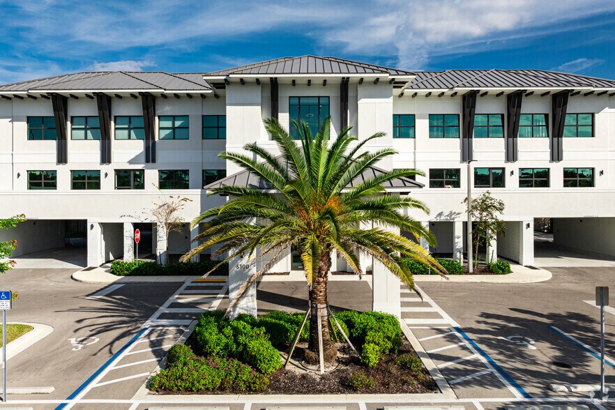 Primary Photo Of 6100 Trail Blvd, Naples Medical For Sale