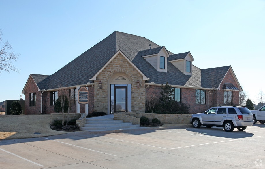 More Photos Of 1448 N Mustang Rd, Mustang Office For Lease