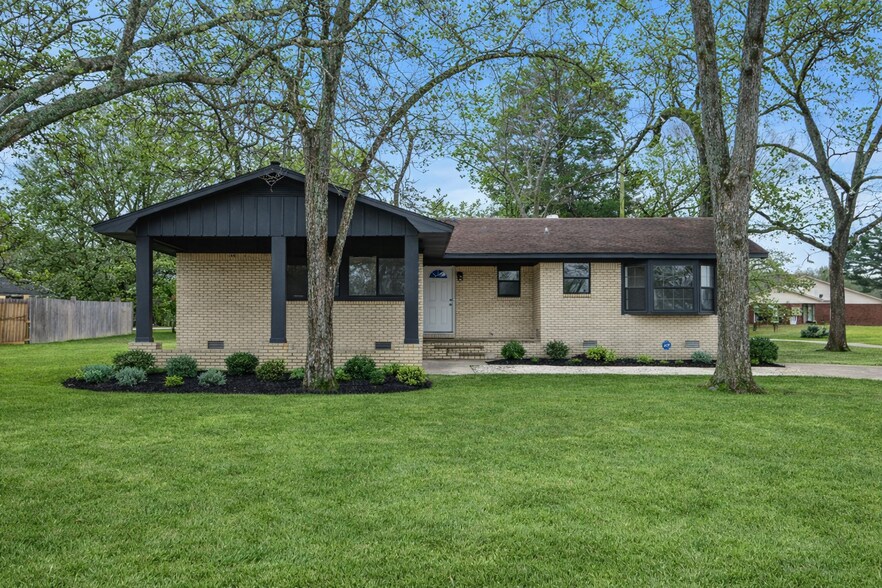 More Photos Of 1306 N Lemon St, Beebe Office For Sale