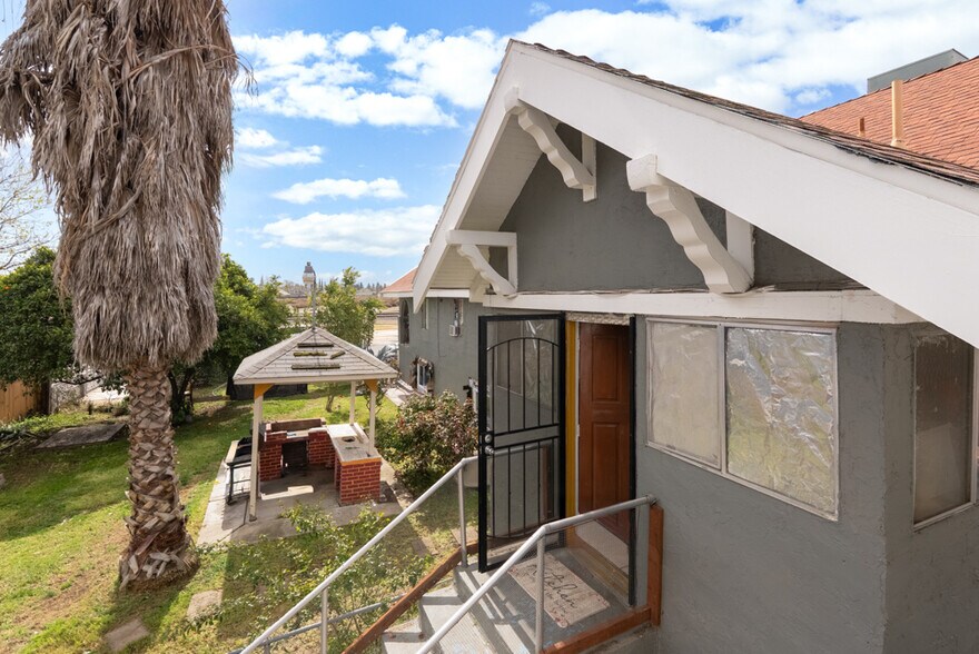 More Photos Of 127 E 6th St, Tracy Apartments For Sale