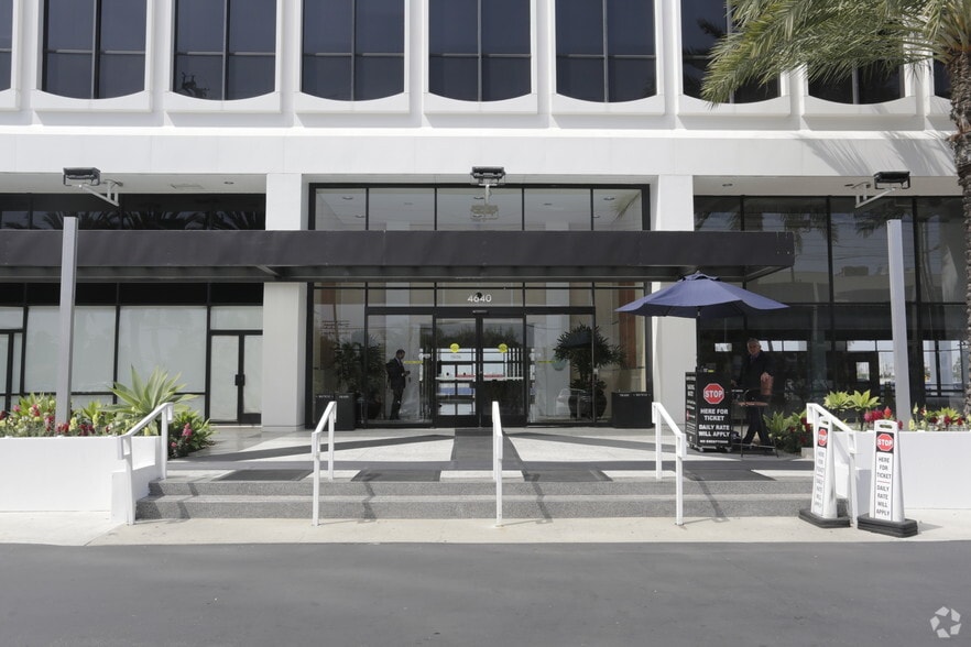 More Photos Of 4640 Admiralty Way, Marina Del Rey Office For Lease