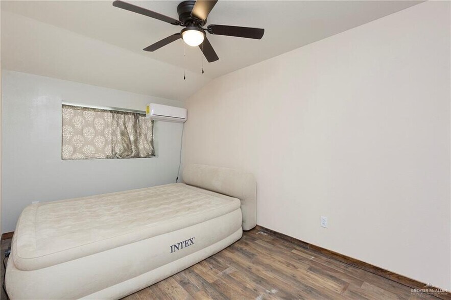 More Photos Of 7504 N Expressway 281, Edinburg Apartments For Sale
