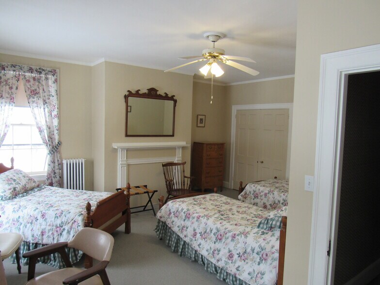 More Photos Of 29 Colton St, Farmington Religious Facility For Sale