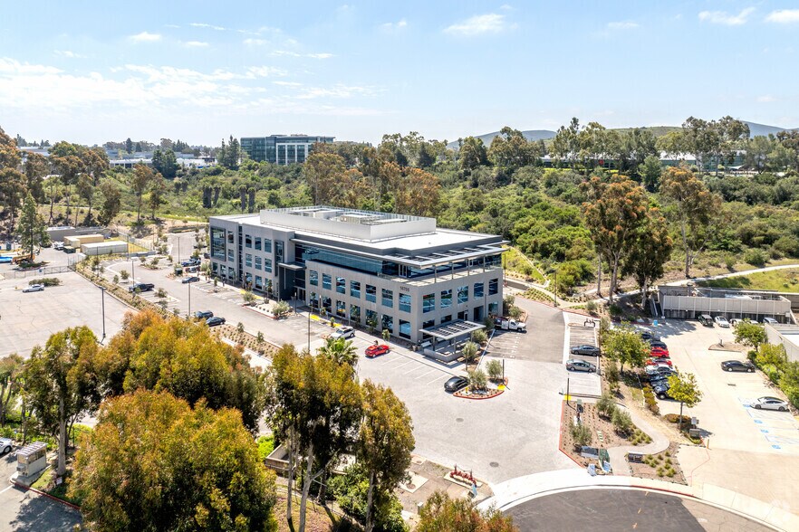 More Photos Of 16705 Via del Campo Ct, San Diego Office For Lease