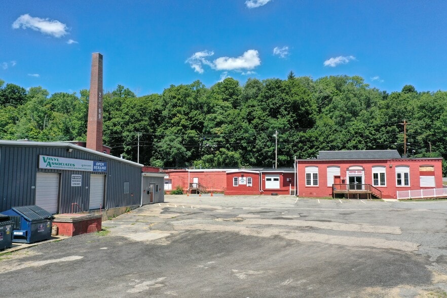 More Photos Of 21-69 S Main St, Leicester Service For Lease