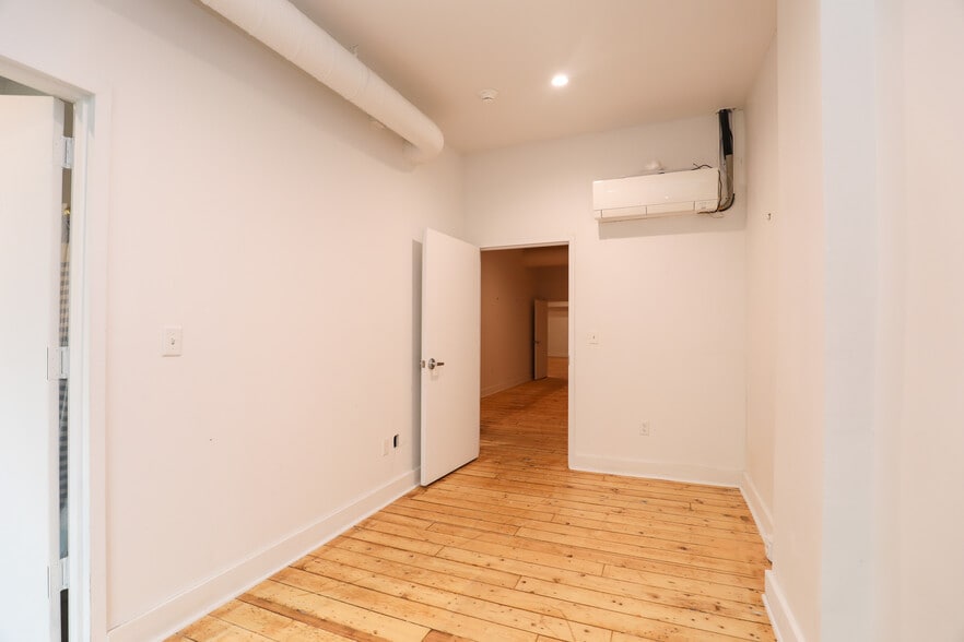 More Photos Of 328 Wall St, Kingston Storefront Retail Office For Lease