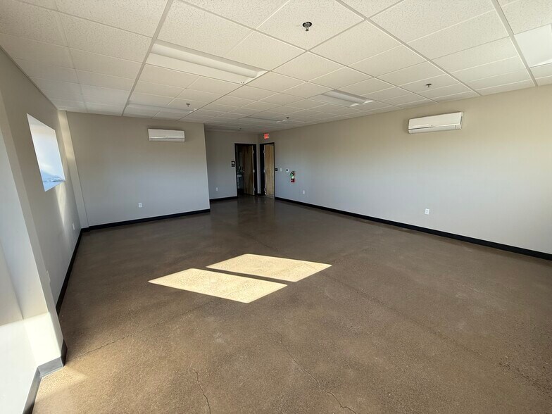 More Photos Of 20723 Brinson Blvd, Bend Light Manufacturing For Lease