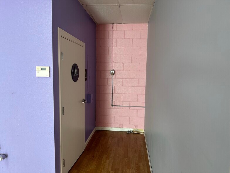 More Photos Of 241-249 W Pacheco Blvd, Los Banos Office For Lease